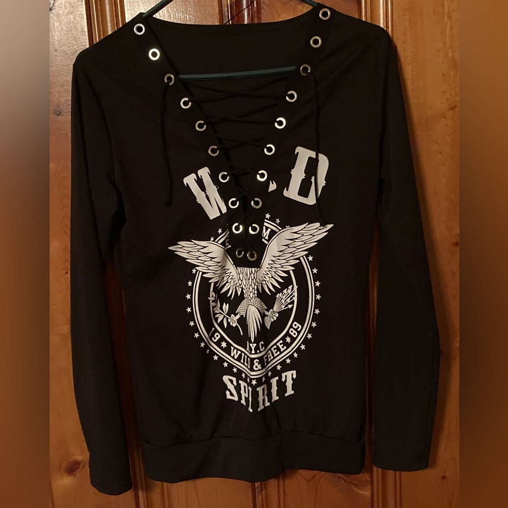 Says X-Large but fits like a Medium Wild & Free Spirit 1989 Lace Up Front Top